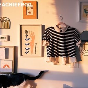 Elegant cropped striped collared shirt with bows on sleeves